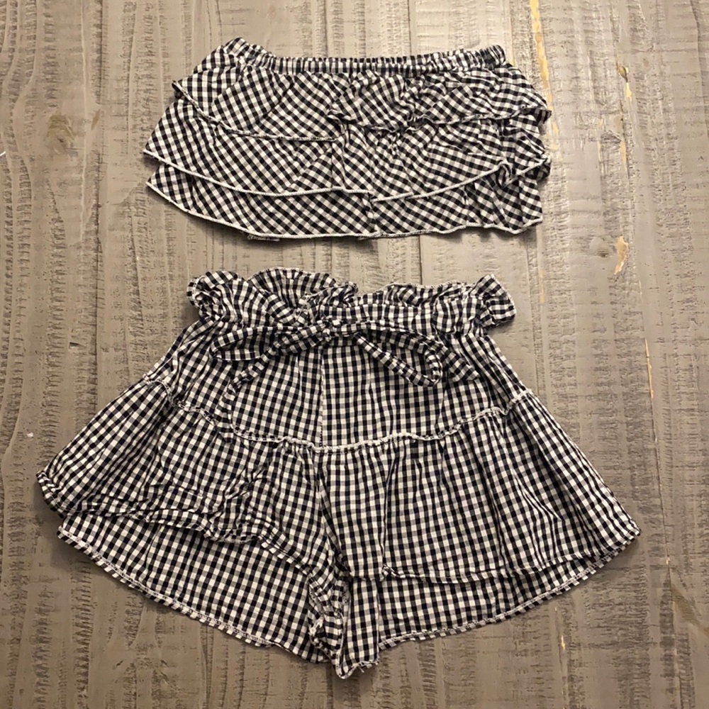 Two piece back and white set. Ruffle strapless top and shorts